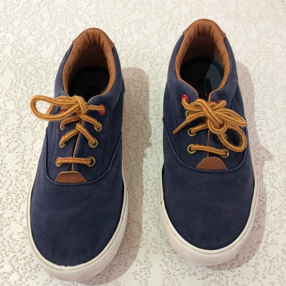 Tommy Hilfiger  size 2 - Picture 1 of 10